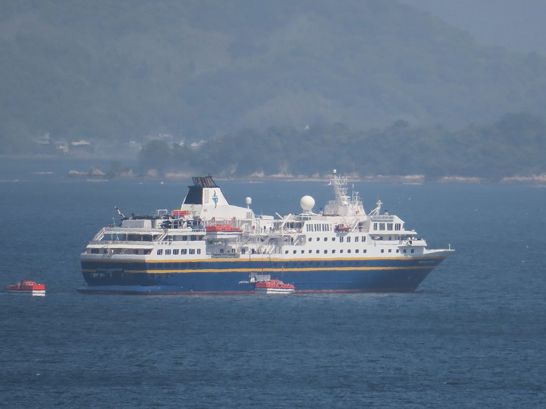海辺の風景・豪華客船Heritage Adventurer 安芸君の散歩画像1