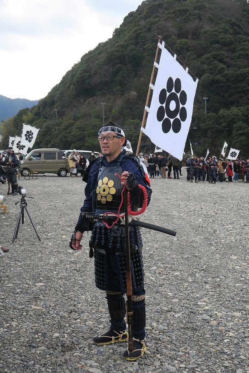 鉄砲隊　火縄銃　煙硝入　B2 宮坂考古館｜火縄銃