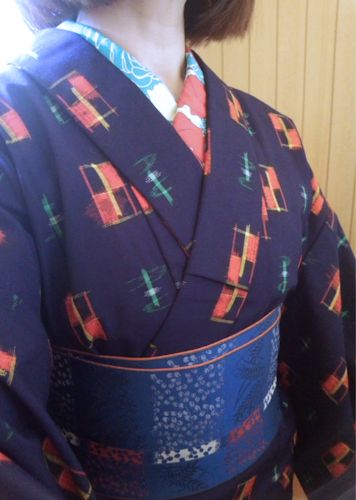 今日は濃紺＋紺。昭和全開な絣風のウール着物 - つくしんぼうと山桜