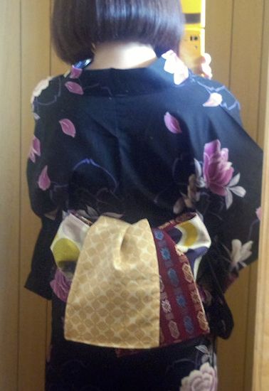 ギャル系薔薇浴衣に幾何学半幅でリボン返し つくしんぼうと山桜
