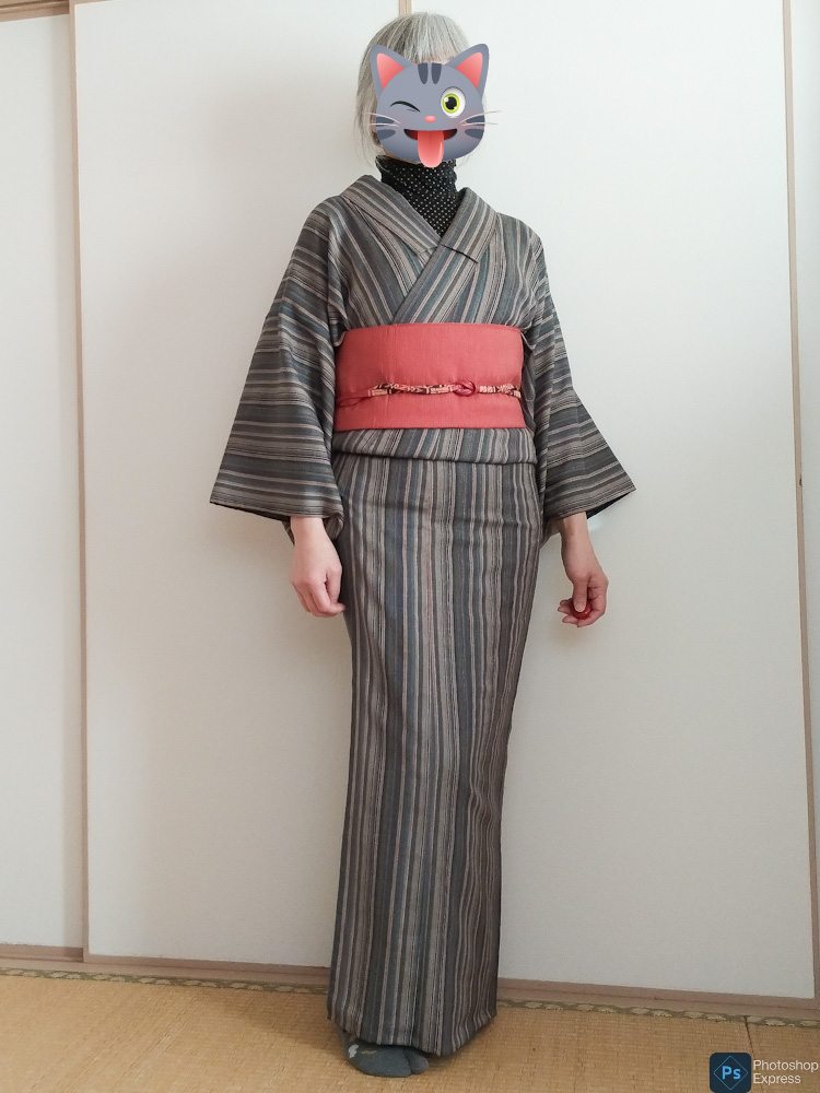 粋な縞のウール着物に紬の開き名古屋で角出し 編み込み風段々結び 