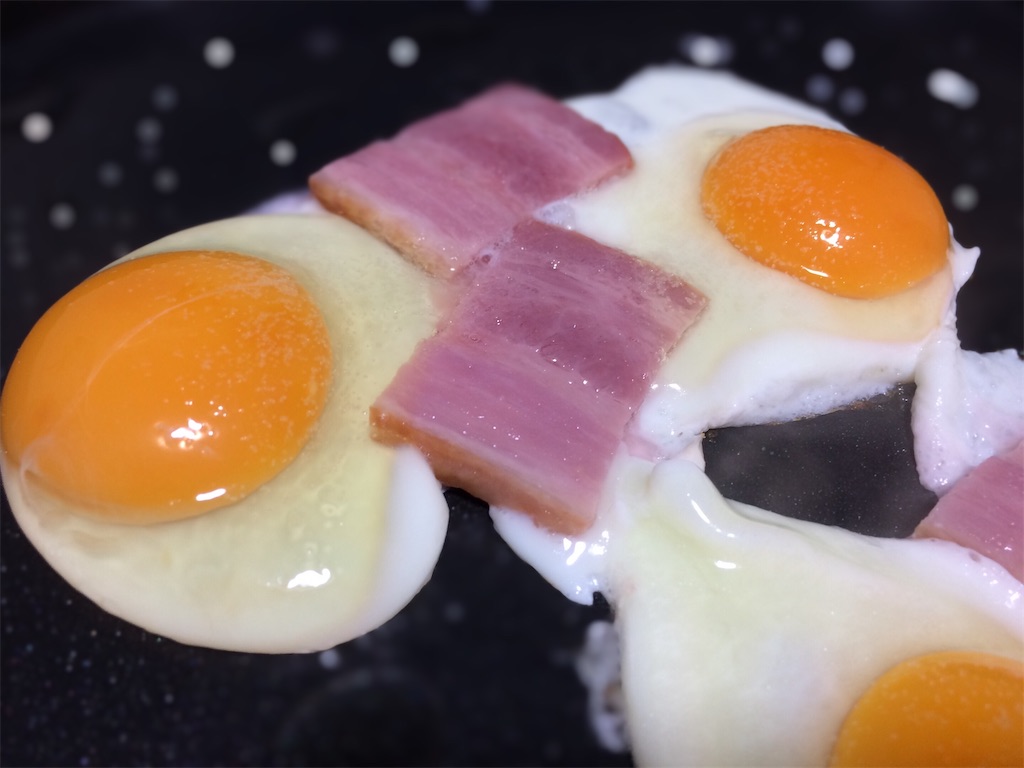 目玉焼きの黄身いつつぶす？ - お茶にしよっ‼︎