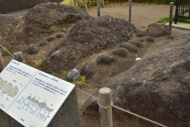 原文古墳の天井石 原文古墳の天井石