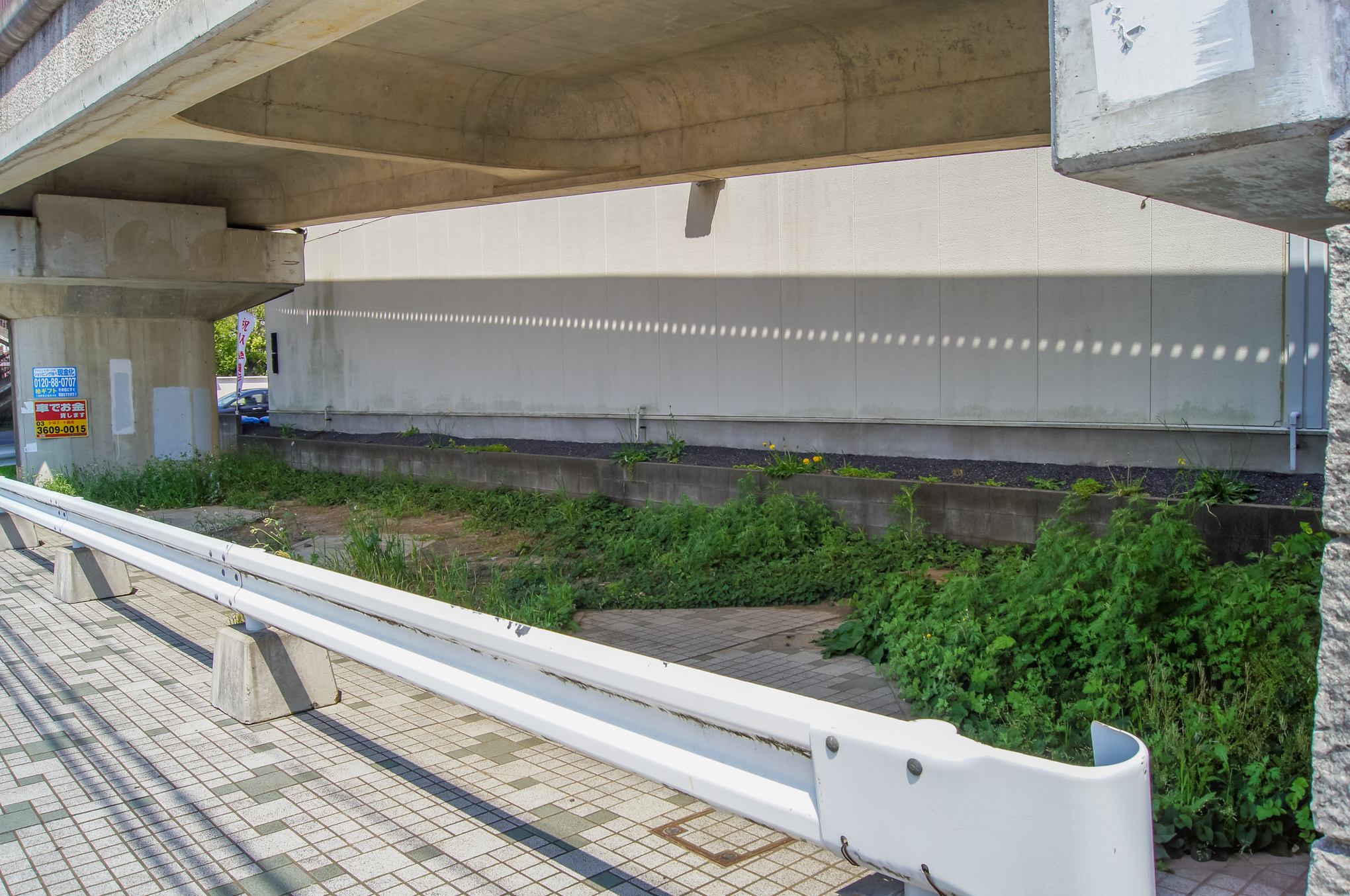 超芸術トマソン」の空き地 （余ってしまった土地について） - 空き地図鑑