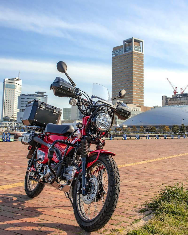 CT125とシンボルタワー