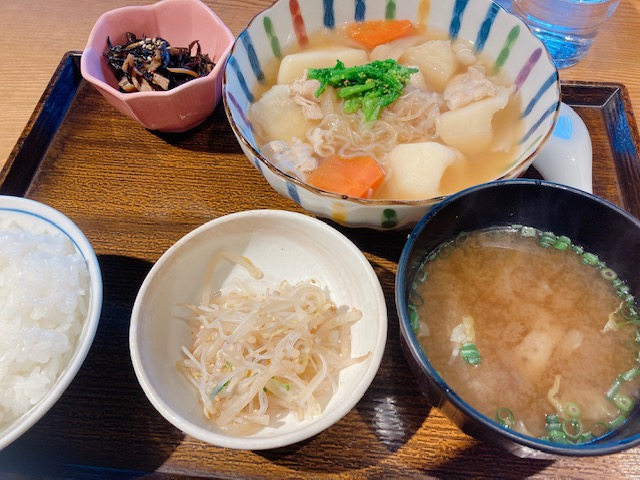 なかよし 肉じゃが