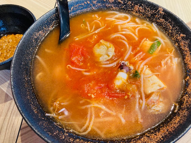 タムジャイサムゴー　新宿　トマト