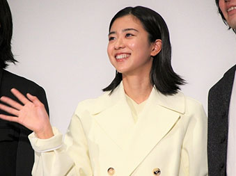 “黒島結菜さんの画像”/