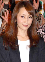 “矢田亜希子さんの斜め向きの画像”/