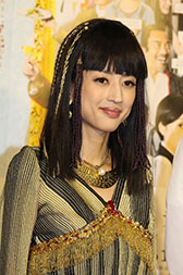 “小沢真珠さんの画像”/