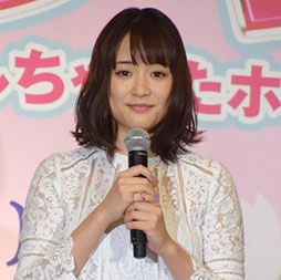 “大原櫻子さんの正面の画像”/