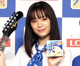 “広瀬すずさんのスマイルな表情”/