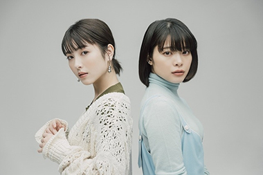 “岸井ゆきのさんのシリアスな表情”/