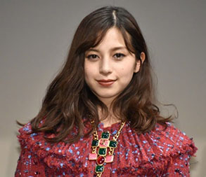 “中条あやみさんの画像”/