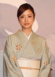 “上戸彩さんの画像”/
