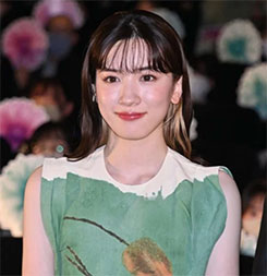“永野芽郁さんの画像”/