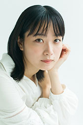 “深川麻衣さんの画像”/
