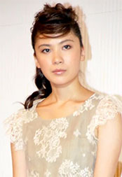 “村川絵梨さんの画像13”/