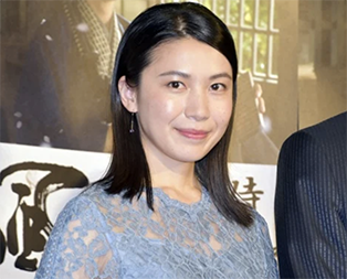 “村川絵梨さんの画像”/