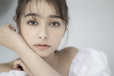 “嵐莉菜さんの画像”/