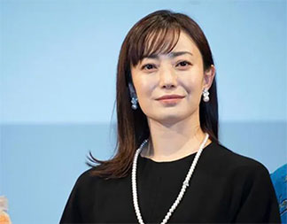 “菅野美穂さんのスマイルな表情”/