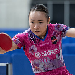 “伊藤美誠さんのシリアスな表情”/