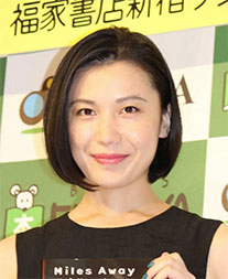 “村川絵梨さんの画像15”/