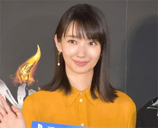 “波瑠さんの正面の画像”/