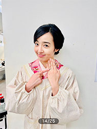 “森田望智さんの斜め向きの画像”/