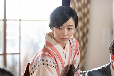 “森田望智さんのシリアスな表情”/