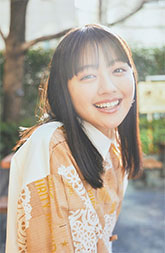 “上坂樹里さんの笑顔”/