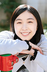 “中村守里さんの笑顔”/