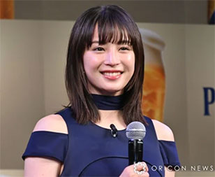 “広瀬すずさんの笑顔”/