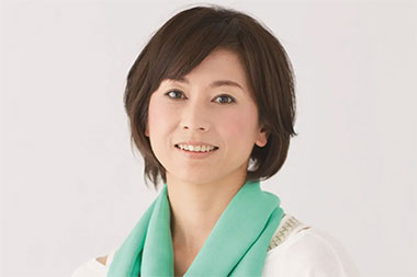 “千堂あきほさんの正面の画像”/