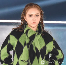 “村重杏奈さんの正面の画像”/