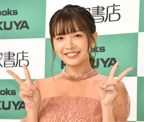 “寺本莉緒さんの斜め向きの画像”/