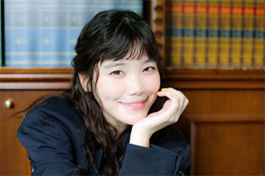 “加藤千尋さんの笑顔”/