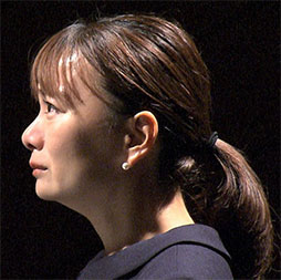 “保田圭さんの横顔”/