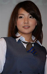 “野呂佳代さんの正面の画像”/