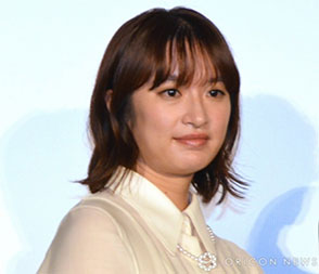 “門脇麦さんの斜め向きの画像”/