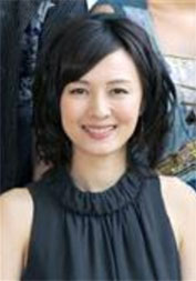 “藤谷美紀さんの正面の画像”/
