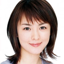 “藤谷美紀さんのスマイルな表情”/