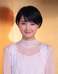 “葵わかなさんの正面の画像”/