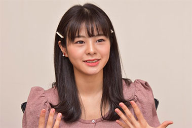 “本間日陽さんの正面の画像”/