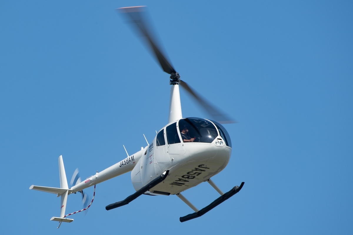 ヘリコプター　プロペラ本物の尾翼【超激レア】 昭和　たのメル便送料込み ヘリコプター プロペラ本物の尾翼【超激レア】 昭和 たのメル便送料