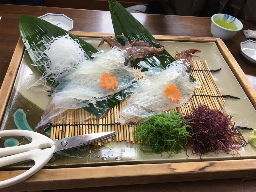 呼子 再び イカの活き造り「大和」と唐津名物「佐々木けいらん本舗」 - アキトモチーR2の日記