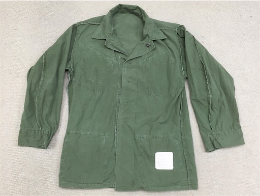 アメリカ陸軍ベトナム戦争ジャングルファテーグcoatサイズM/S1968年官 