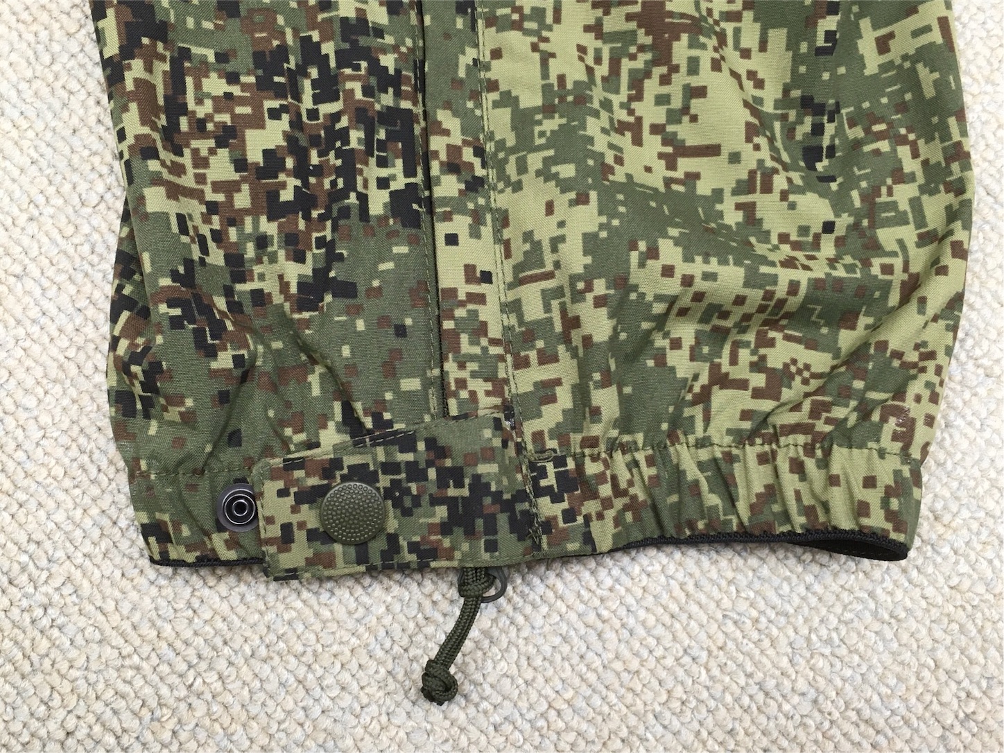 最新の雨衣です！【ロシアの軍服】陸軍迷彩レインスーツ（デジタル