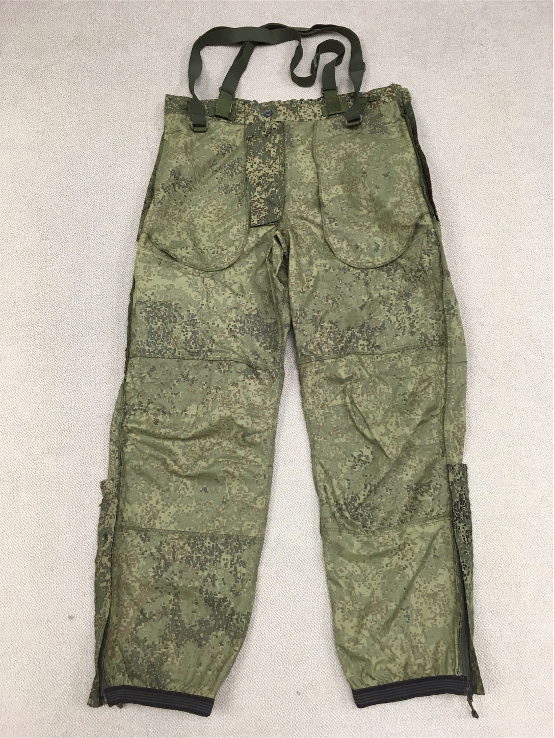 最新の雨衣です！【ロシアの軍服】陸軍迷彩レインスーツ（デジタル