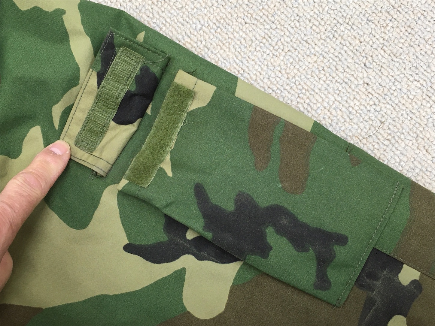 リッチな装備です！【アメリカの軍服】迷彩ゴアテックスパーカー